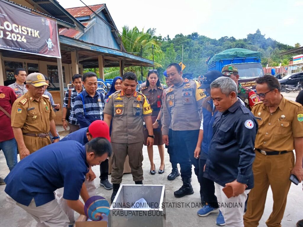 Pemusnahan Surat Suara Lebih dan Rusak Dilaksanakan di Gudang Logistik Pemilu Leok I