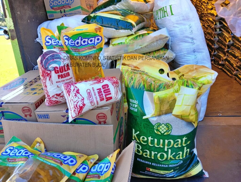 Operasi Pasar ini berlangsung mulai tanggal 25 Maret hingga 29 Maret mendatang. Sekretaris Dinas Perindustrian, Perdagangan, dan Koperasi, Rizal Gafur dalam sambutannya menegaskan pentingnya langkah proaktif ini dalam meredakan dampak inflasi yang dirasakan di Kabupaten Buol. Masih sama seperti operasi pasar tahap I beberapa waktu lalu, komoditi yang disediakan pada operasi pasar tahap II ini meliputi beras, gula dan minyak goreng.