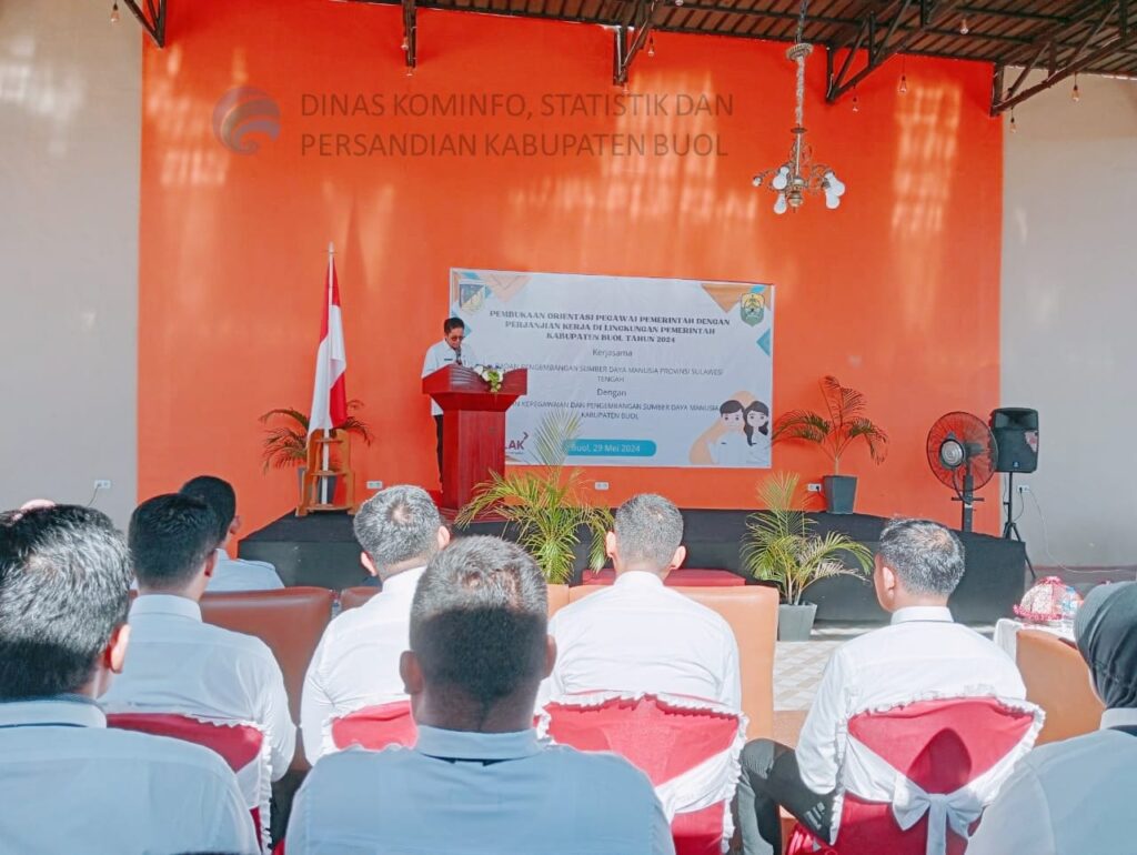 Badan Kepegawaian dan Pengembangan Sumber Daya Manusia (BKPSDM) Kabupaten Buol mengadakan acara pembukaan orientasi bagi Pegawai Pemerintah dengan Perjanjian Kerja (PPPK) Angkatan I hingga IX Tahun 2024. Acara ini berlangsung di Hotel Surya Wisata, Rabu 29 Mei 2024 dan dibuka secara resmi oleh Pj. Sekretaris Daerah Kabupaten Buol, Ir. H. Usman, M.Si, yang mewakili Pj. Bupati Buol.