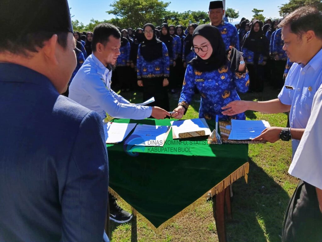 Pj. Bupati Buol Serahkan 626 SK PPPK