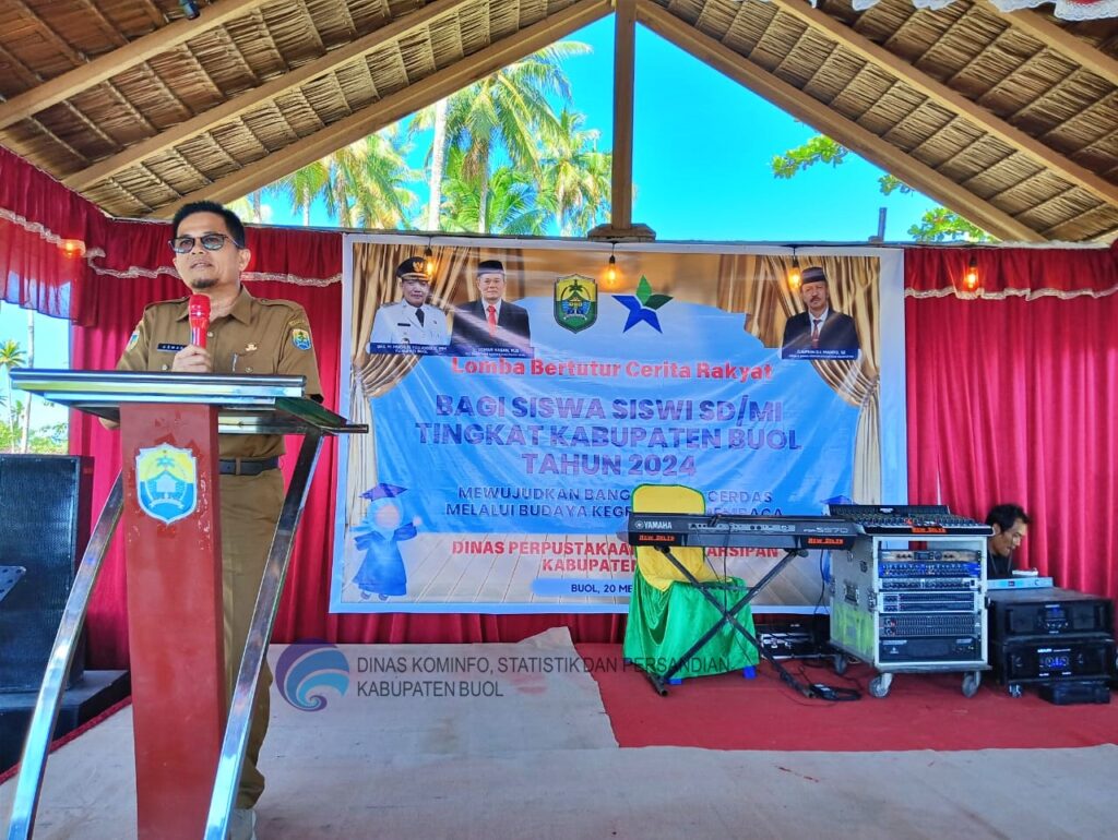 Dinas Perpustakaan dan Kearsipan Kabupaten Buol menggelar Lomba Bertutur Cerita Rakyat tingkat Sekolah Dasar dan Madrasah Ibtidaiyah se-Kabupaten Buol. Kegiatan ini diselenggarakan di Pantai Maninang, Kelurahan Kampung Bugis, Kecamatan Biau, Senin 20 Mei 2024. Acara ini dihadiri oleh berbagai pejabat terkait, termasuk Pj. Sekretaris Daerah Kabupaten Buol, Sekretaris Kecamatan Biau, Sekretaris Dinas Perindustrian, Perdagangan, dan Koperasi, Lurah Kampung Bugis, Kabag Prokopim, serta para kepala sekolah dan guru dari berbagai SD/MI di Kabupaten Buol.