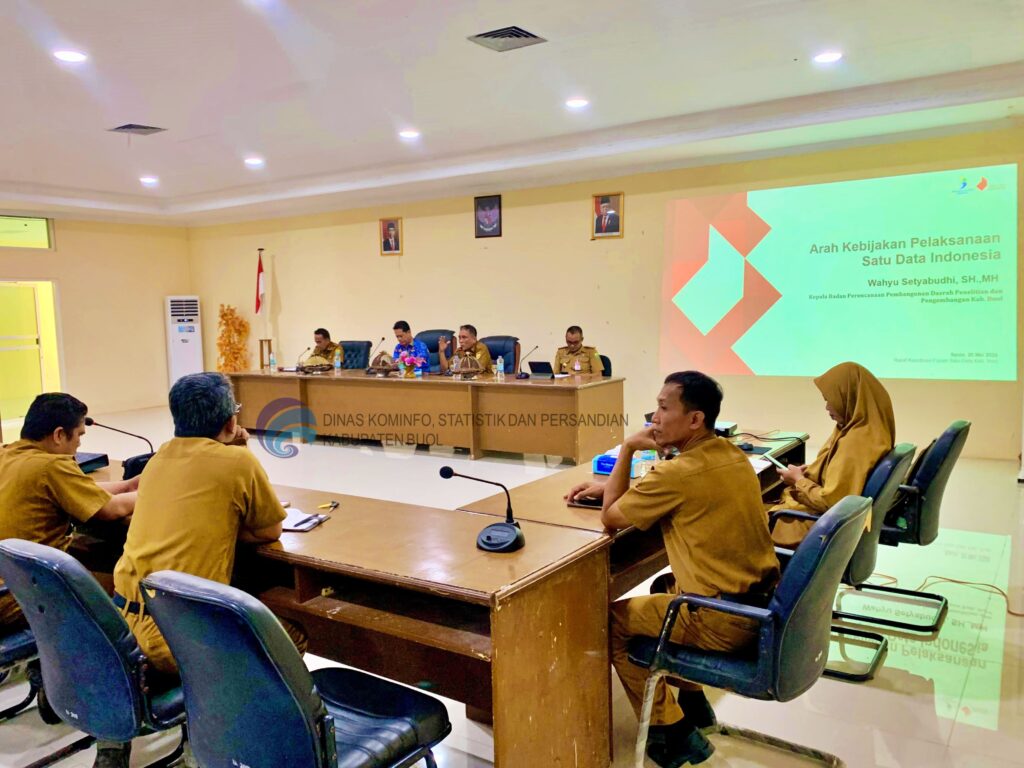 Dalam  rapat tersebut sejumlah poin penting yang dibahas, seperti penerapan Arsitektur Sistem Pemerintahan Berbasis Elektronik (SPBE) di Kabupaten Buol, pemanfaatan Data Regsosek (data kependudukan tunggal), pembentukan komitmen Satu Data, serta kolaborasi dengan OPD untuk mewujudkan pelaksanaan penyelenggaraan pemerintahan yang lebih baik.