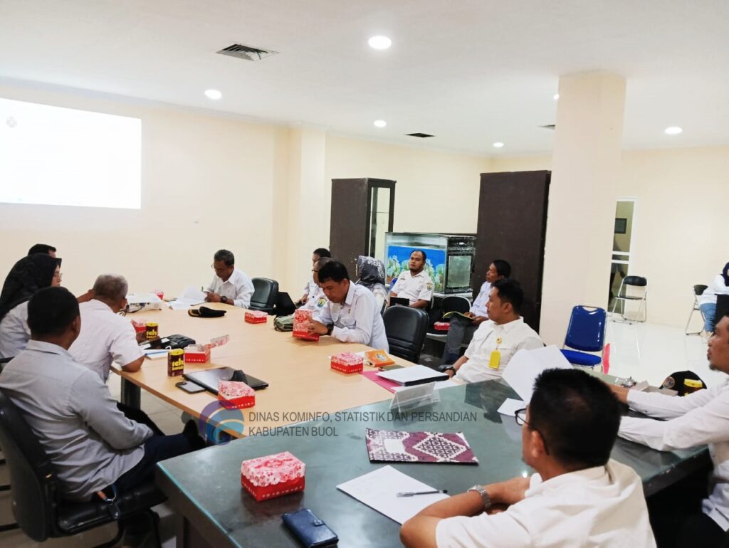 Dalam pertemuan tersebut, Pj. Sekda menegaskan tujuan rapat ini adalah untuk meninjau kembali permohonan izin usaha perkebunan yang telah diajukan selama 12 tahun terakhir kepada Pemerintah Daerah Kabupaten Buol. Ia menekankan pentingnya memastikan keberlakuan dan keabsahan dokumen-dokumen yang telah diajukan.