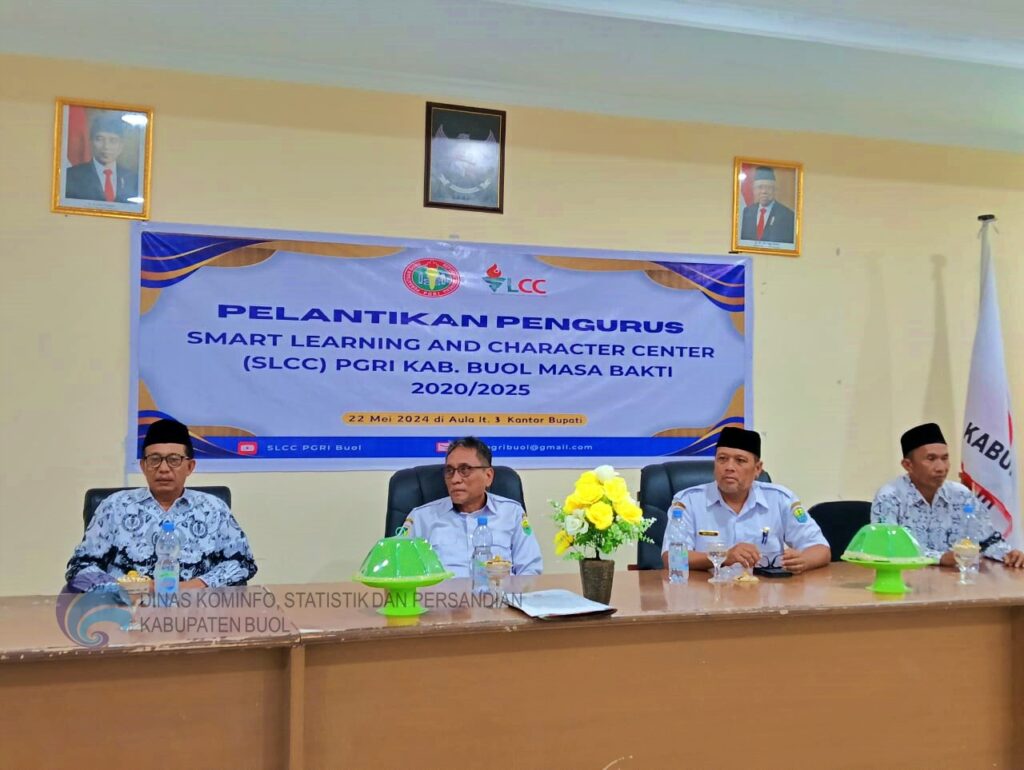 SLCC PGRI didedikasikan untuk mengembangkan profesi guru dan pendidikan karakter yang adaptif terhadap kemajuan teknologi informasi. Dalam acara tersebut, para pengurus yang baru dilantik menerima ucapan selamat dan diingatkan akan tanggung jawab besar mereka dalam mencetak generasi muda yang cerdas dan berakhlak mulia.