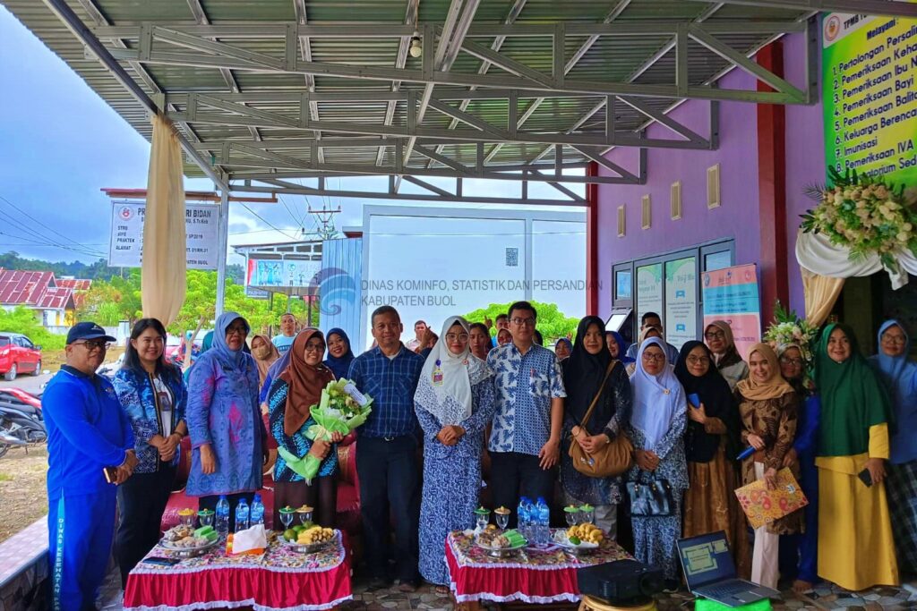 Asisten Administrasi dan Umum Sekretariat Daerah Kabupaten Buol, Lani Irawati, SE.Ak., M.Si., resmi membuka kegiatan Verifikasi Role Model Tempat Praktik Mandiri Bidan (TPMB) Kabupaten Buol yang berlangsung di TPMB Kelurahan Leok II, Jumat 7 Juni 2024.