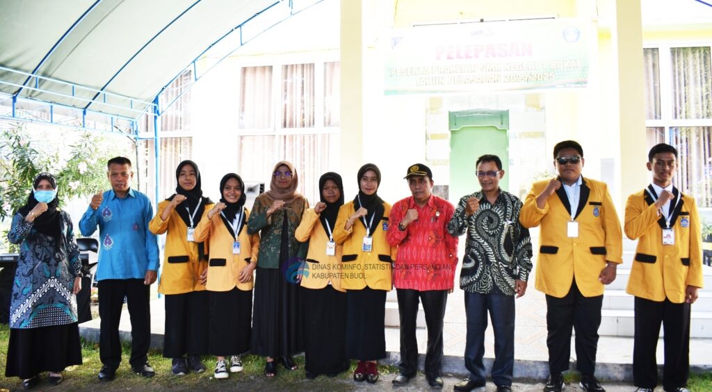 Kepala Dinas Komunikasi, Informatika, Statistik, dan Persandian Kabupaten Buol, Suondo D. Sanua, S.Sos hadir dalam acara pelepasan 121 siswa SMK Negeri 1 Bokat yang akan melaksanakan Praktik Kerja Lapangan (PKL). Acara ini dilangsungkan pada Kamis, 1 Agustus 2024 bertempat di SMK Negeri 1 Bokat.