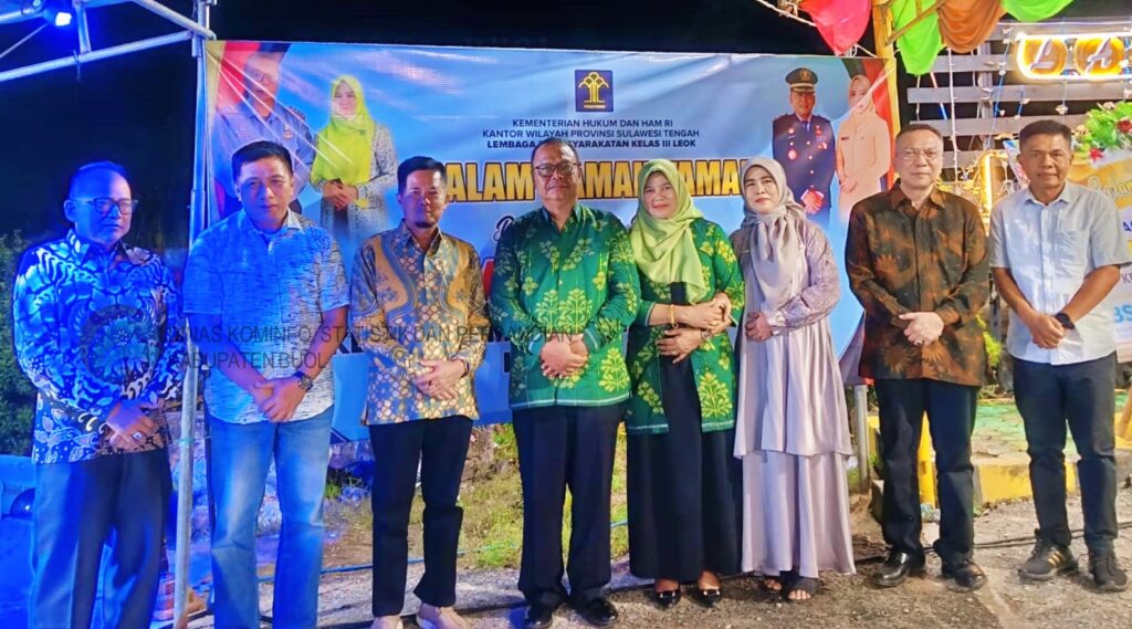 Penjabat Sekretaris Daerah (Pj Sekda) Kabupaten Buol, Ir. H. Usman, M.Si, menghadiri acara Malam Ramah Tamah dalam rangka Pisah Sambut Kepala Lembaga Pemasyarakatan (Lapas) Kelas III Leok. Acara ini berlangsung di Kantor Lapas Kelas III Leok, Jumat 2 Agustus 2024, dihadiri oleh berbagai pejabat dan tokoh masyarakat.