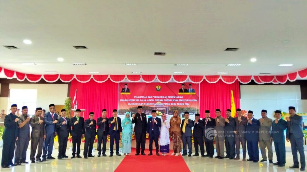 Dalam upaya meningkatkan kinerja pemerintahan dan pelayanan publik, Pemerintah Kabupaten Buol resmi melantik Dadang, SH, MH sebagai Sekretaris Daerah yang baru. Pelantikan berlangsung khidmat di Aula Lantai II Kantor Bupati Buol, Kamis (8/8/2024).