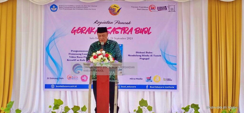 Puncak Gerakan Sastra Buol resmi dibuka oleh Sekretaris Kabupaten Buol, Dadang, SH, MH, di Aula Lantai II Kantor Bupati Buol, Sabtu, 21 September 2024. Kegiatan ini merupakan inisiatif mulia yang bertujuan memperkenalkan dan menumbuhkan cinta sastra di kalangan generasi muda di Buol.